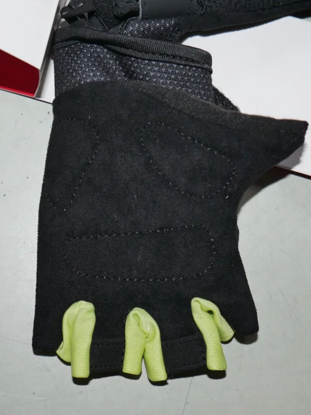 New Balance Weightlifting Half Finger Gloves Size S Gym Training Breathable NWT